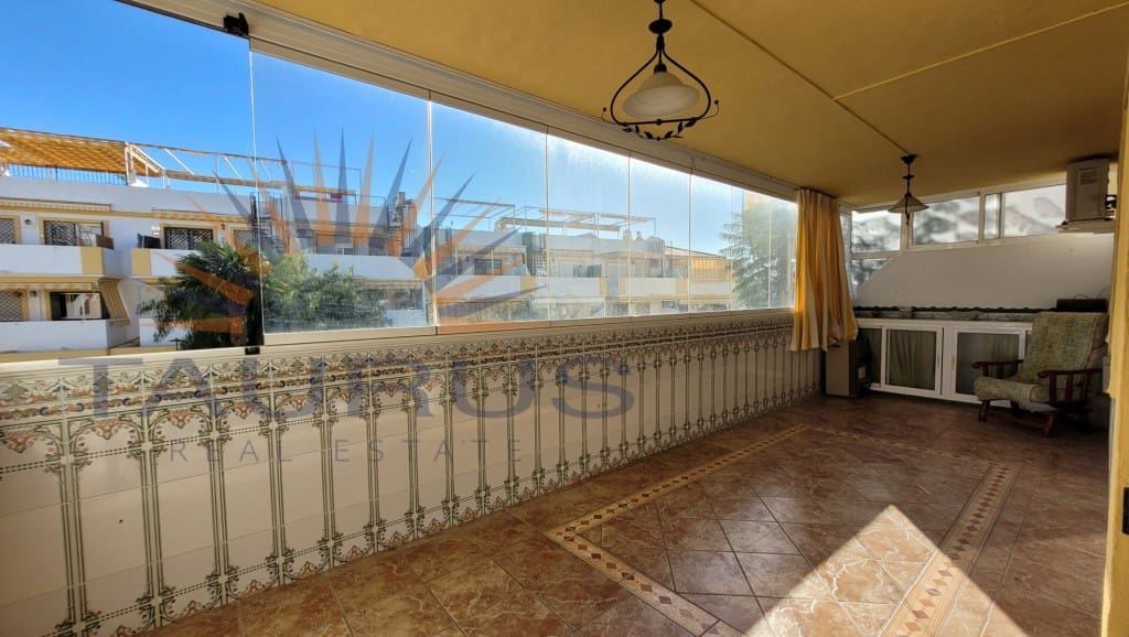 3 soveværelse Lejlighed til salg i Torre de Benagalbon med swimmingpool garage - € 410.000 (Ref: 9415694)