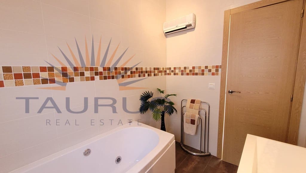 5 soveværelse Villa til salg i Competa med swimmingpool - € 345.000 (Ref: 9426991)