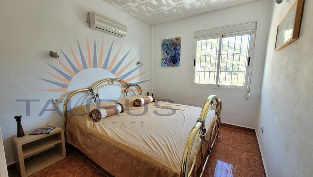 5 soveværelse Villa til salg i Competa med swimmingpool - € 345.000 (Ref: 9426991)