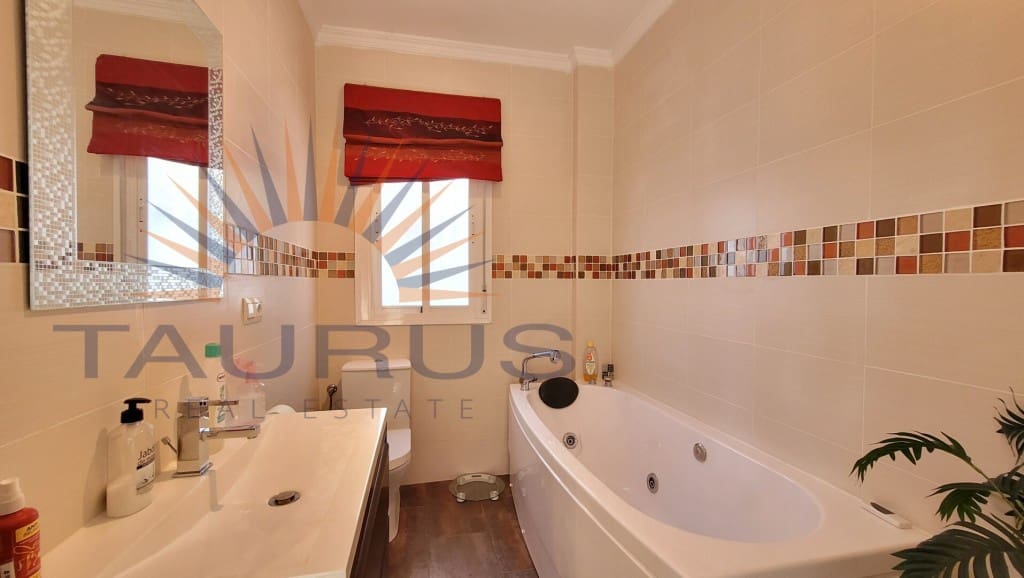 5 soveværelse Villa til salg i Competa med swimmingpool - € 345.000 (Ref: 9426991)