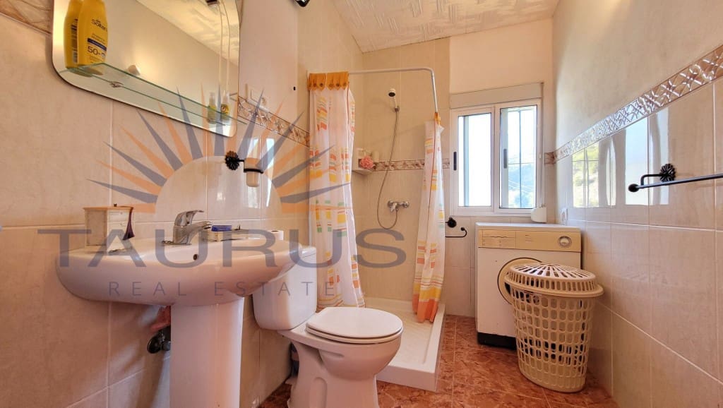 5 soveværelse Villa til salg i Competa med swimmingpool - € 345.000 (Ref: 9426991)