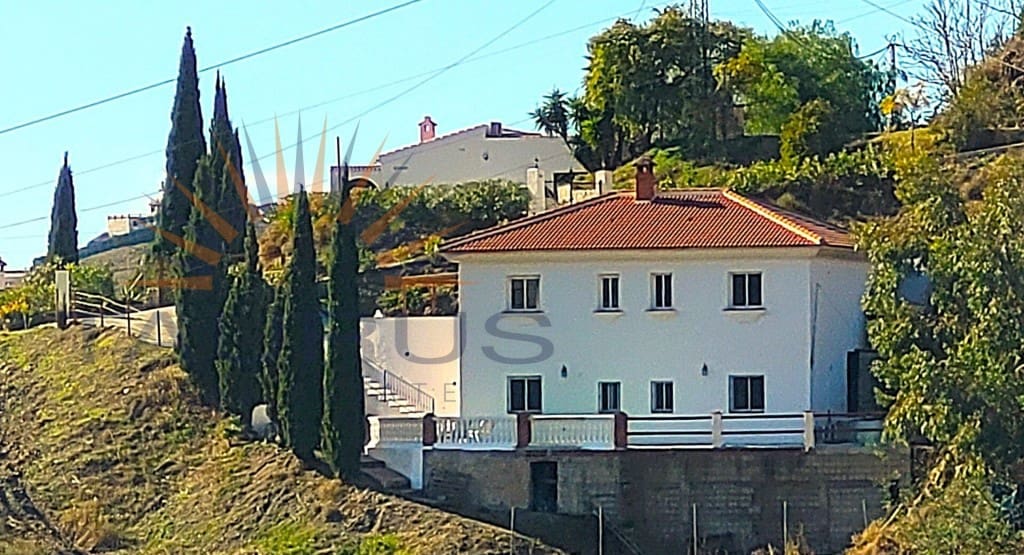 5 soveværelse Villa til salg i Competa med swimmingpool - € 345.000 (Ref: 9426991)