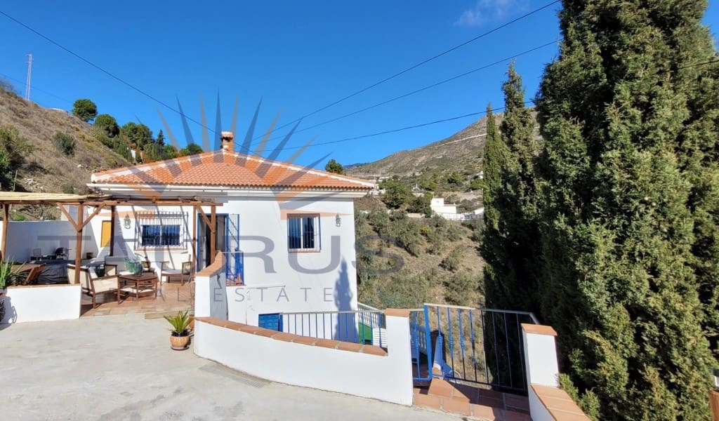 5 soveværelse Villa til salg i Competa med swimmingpool - € 345.000 (Ref: 9426991)