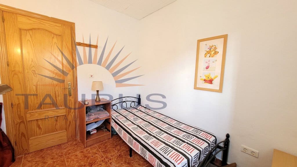 5 bedroom Villa for sale in Competa with pool garage - € 345,000 (Ref: 9426991)