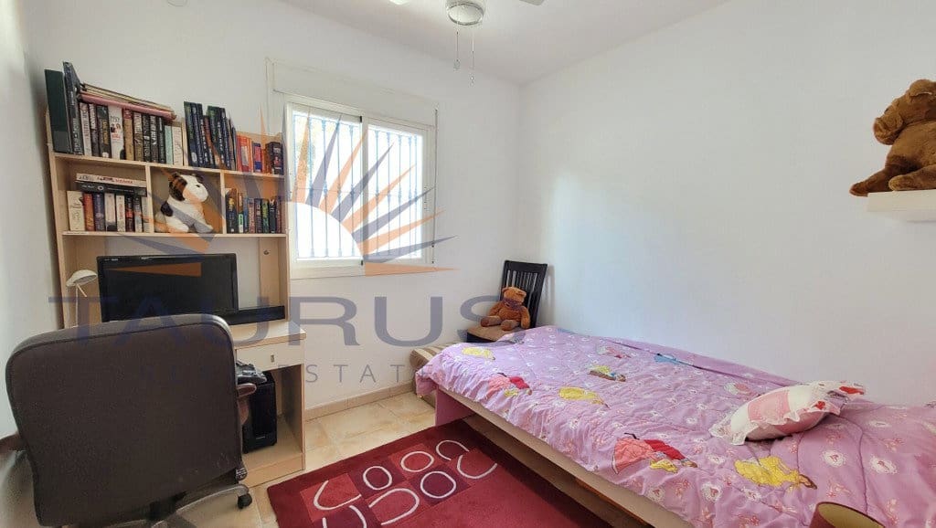 5 bedroom Villa for sale in Competa with pool garage - € 345,000 (Ref: 9426991)