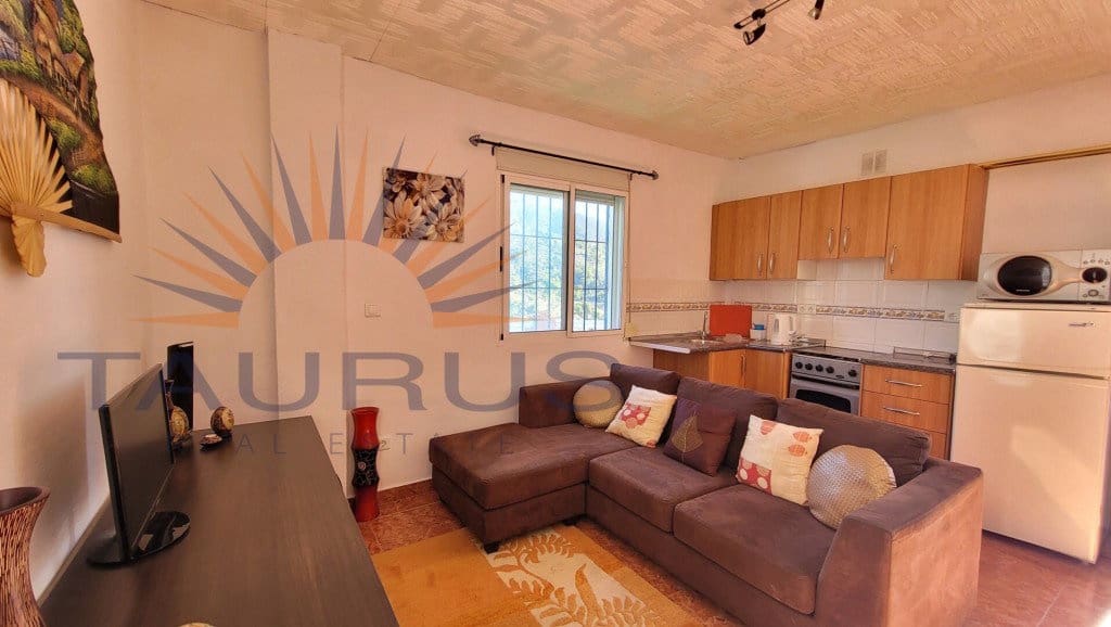 5 bedroom Villa for sale in Competa with pool garage - € 345,000 (Ref: 9426991)