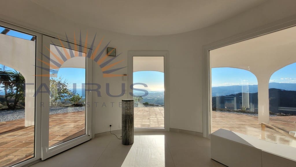 3 sovrum Villa till salu i Arenas de Velez med pool - 649 000 € (Ref: 9437043)