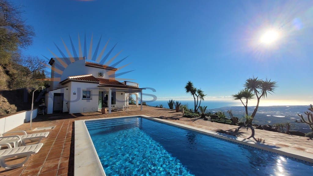 3 sovrum Villa till salu i Arenas de Velez med pool - 649 000 € (Ref: 9437043)