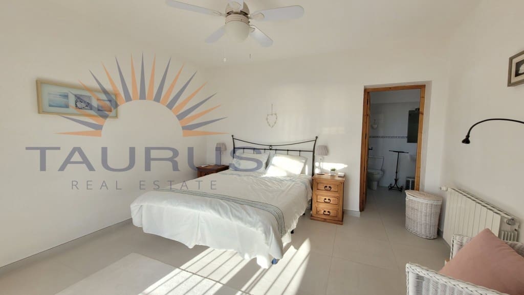 3 sovrum Villa till salu i Arenas de Velez med pool - 649 000 € (Ref: 9437043)