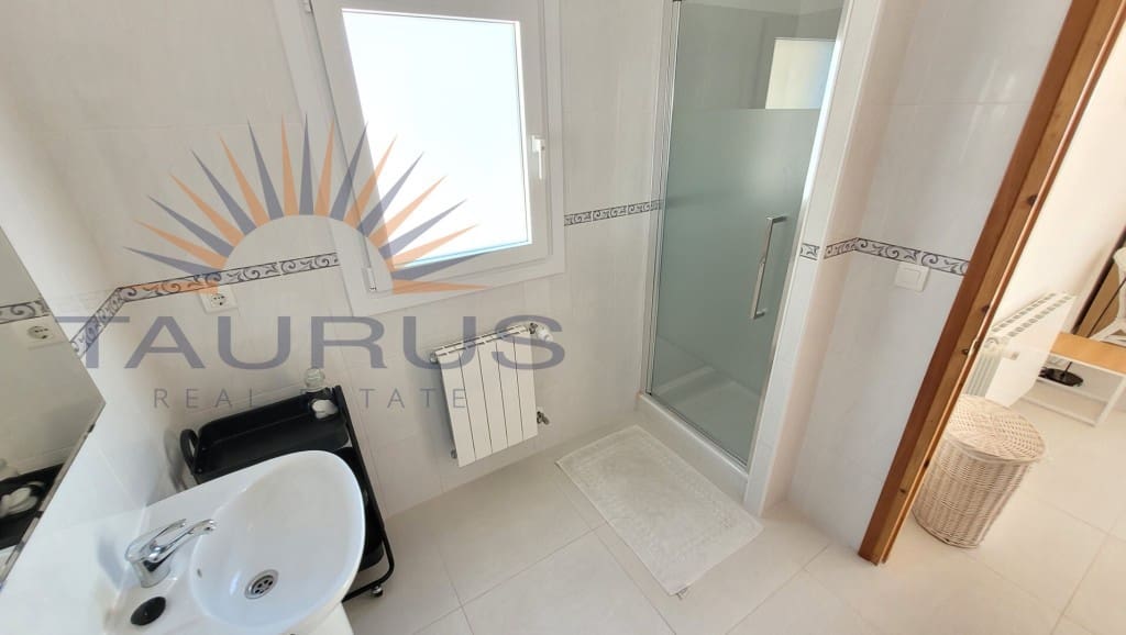 3 sovrum Villa till salu i Arenas de Velez med pool - 649 000 € (Ref: 9437043)