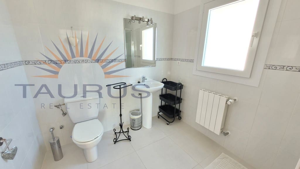 3 sovrum Villa till salu i Arenas de Velez med pool - 649 000 € (Ref: 9437043)