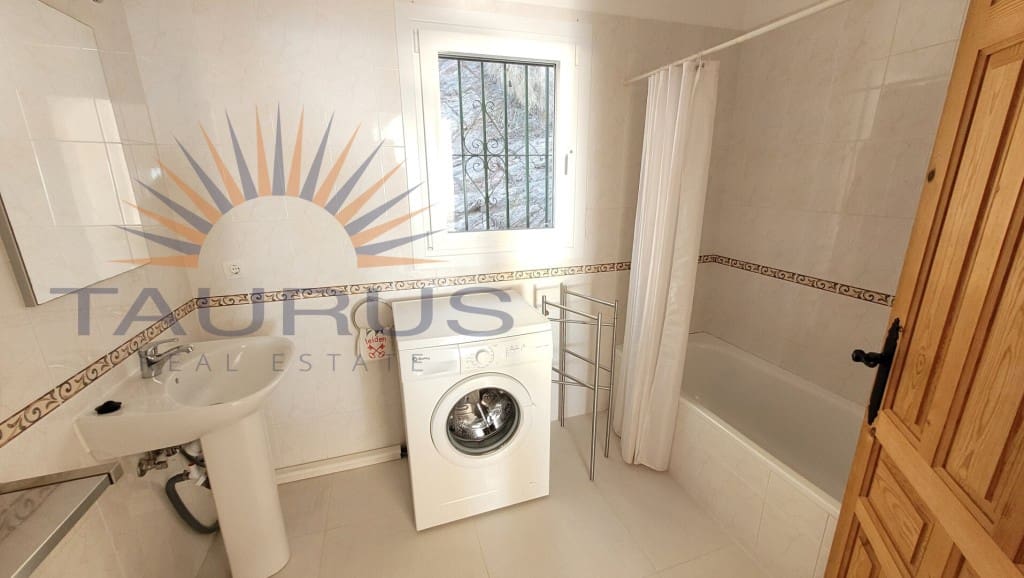 3 sovrum Villa till salu i Arenas de Velez med pool - 649 000 € (Ref: 9437043)