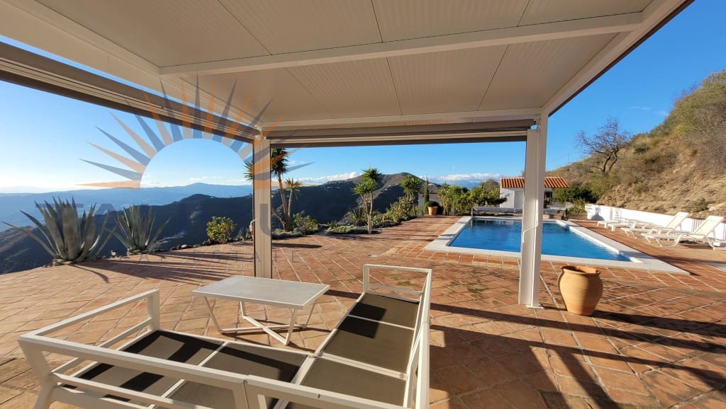 3 sovrum Villa till salu i Arenas de Velez med pool - 649 000 € (Ref: 9437043)