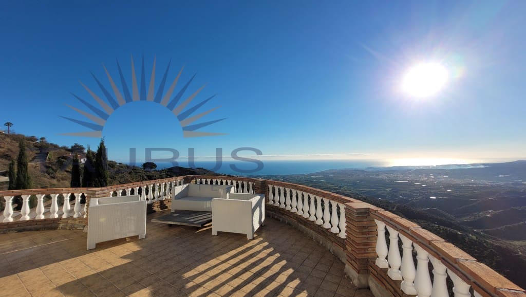 3 sovrum Villa till salu i Arenas de Velez med pool - 649 000 € (Ref: 9437043)