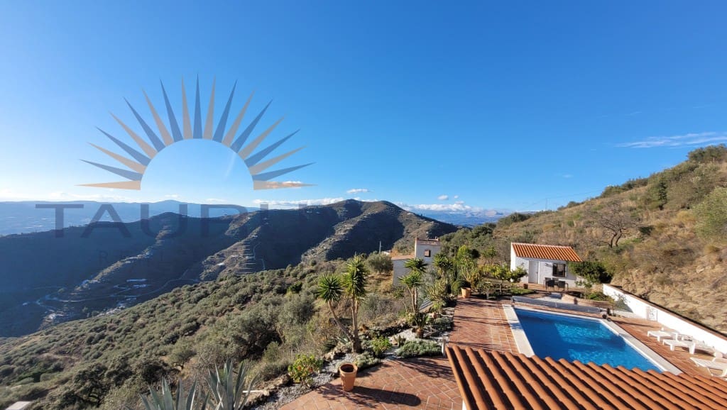 3 sovrum Villa till salu i Arenas de Velez med pool - 649 000 € (Ref: 9437043)