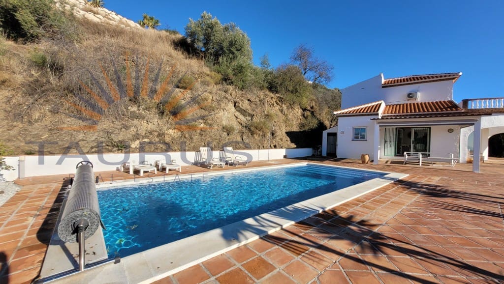 3 sovrum Villa till salu i Arenas de Velez med pool - 649 000 € (Ref: 9437043)