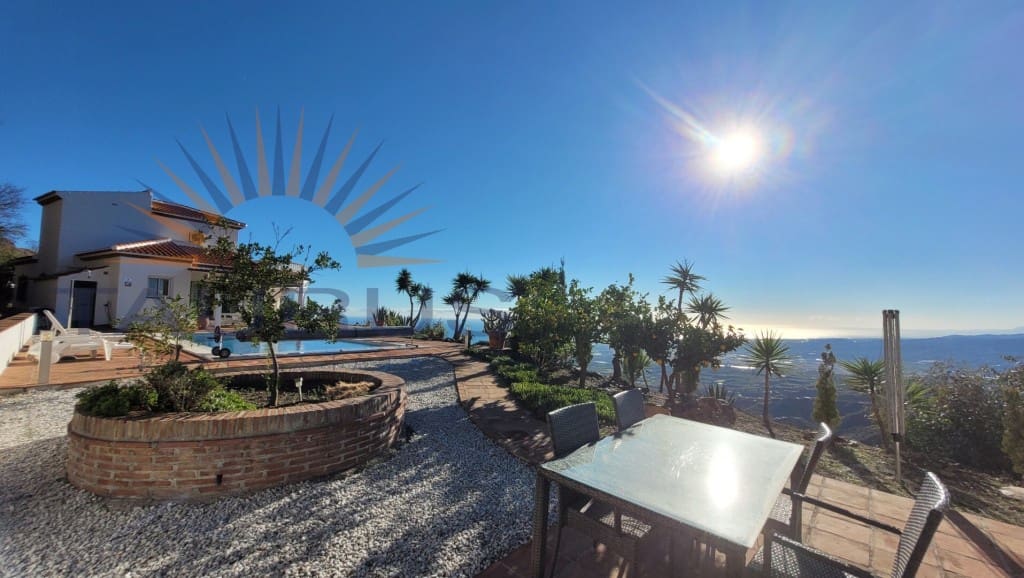 3 sovrum Villa till salu i Arenas de Velez med pool - 649 000 € (Ref: 9437043)