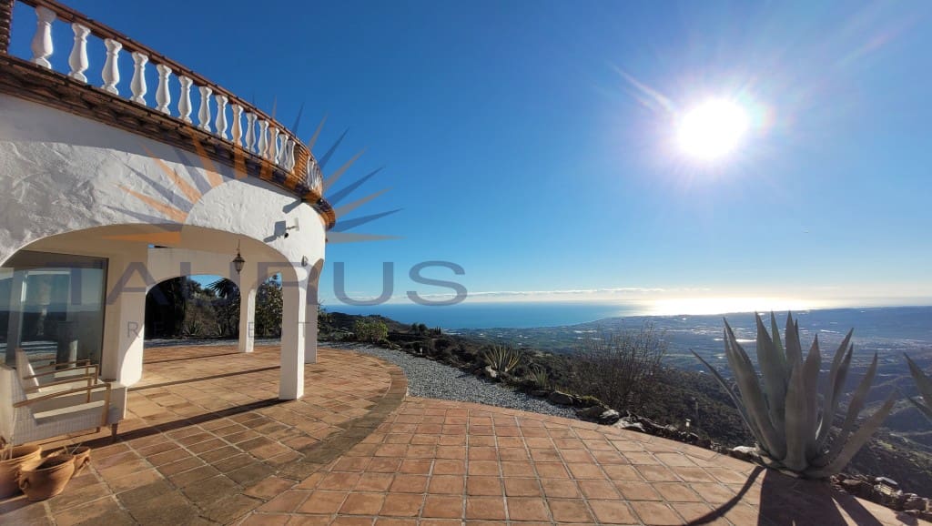 3 sovrum Villa till salu i Arenas de Velez med pool - 649 000 € (Ref: 9437043)