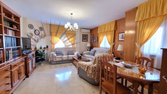 3 soveværelse Byhus til salg i Vélez-Málaga med swimmingpool garage - € 385.000 (Ref: 9446170)