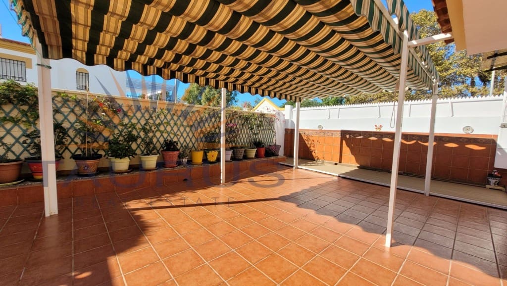 3 sovrum Hus till salu i Velez-Malaga med pool garage - 385 000 € (Ref: 9446170)