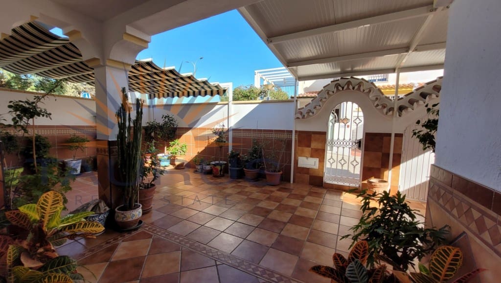 3 sovrum Hus till salu i Velez-Malaga med pool garage - 385 000 € (Ref: 9446170)