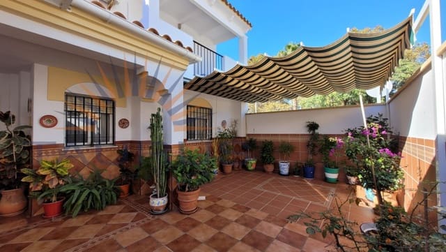 3 soveværelse Byhus til salg i Vélez-Málaga med swimmingpool garage - € 385.000 (Ref: 9446170)