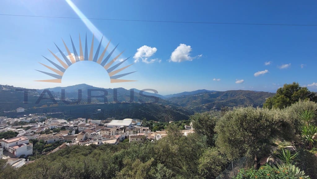 5 bedroom Villa for sale in Competa with pool - € 575,000 (Ref: 9488246)