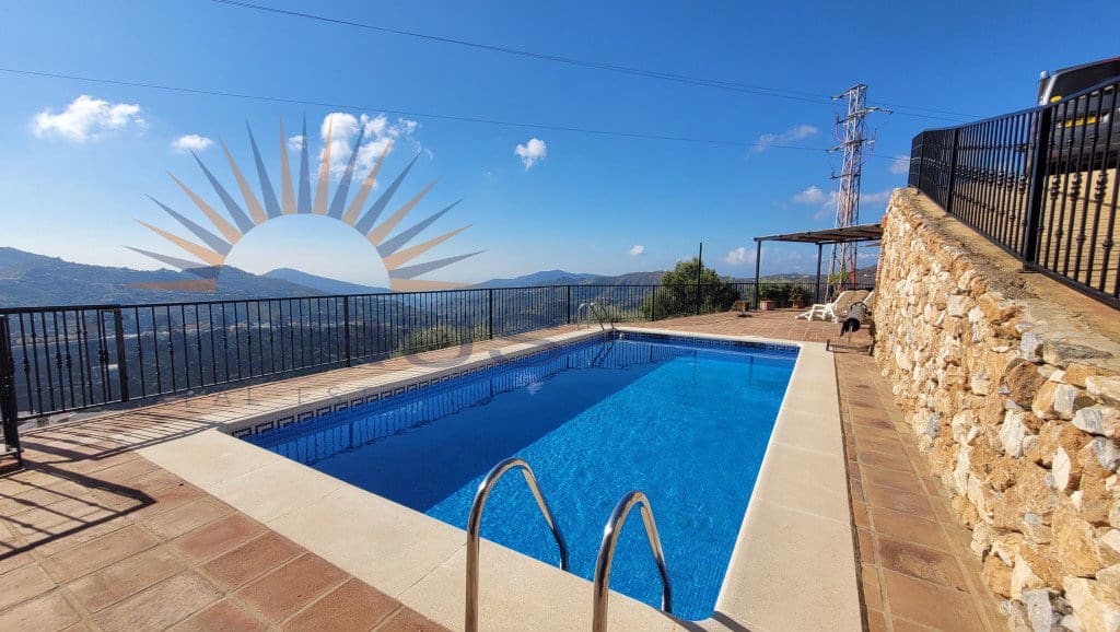 Chalet de 5 habitaciones en Cómpeta en venta con piscina garaje - 575.000 € (Ref: 9488246)
