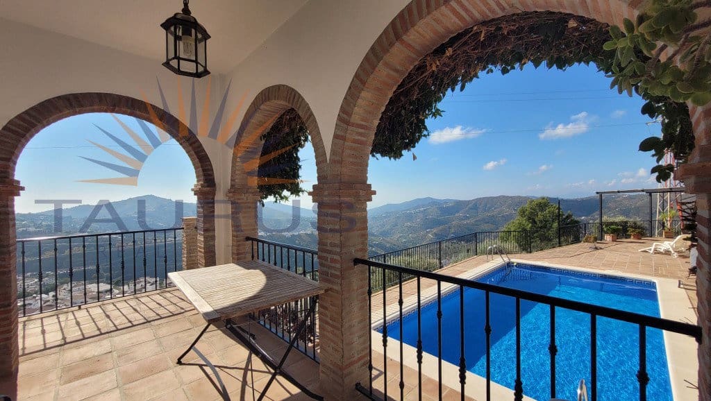 Chalet de 5 habitaciones en Cómpeta en venta con piscina garaje - 575.000 € (Ref: 9488246)