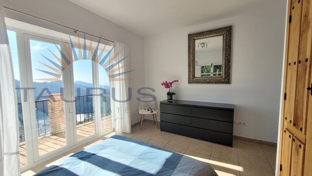 Chalet de 5 habitaciones en Cómpeta en venta con piscina garaje - 575.000 € (Ref: 9488246)