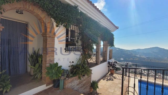 5 bedroom Villa for sale in Cómpeta with pool - € 575,000 (Ref: 9488246)