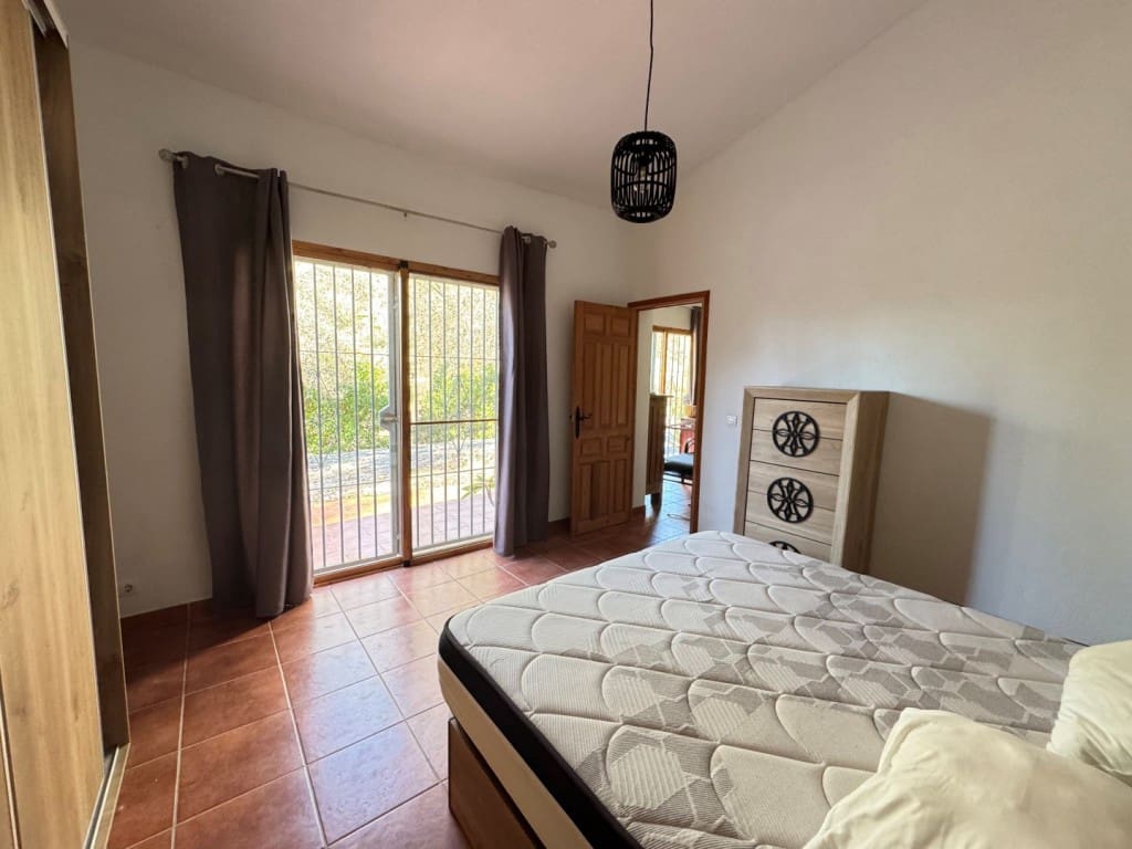 2 soveværelse Villa til salg i Competa med swimmingpool garage - € 279.000 (Ref: 9508654)