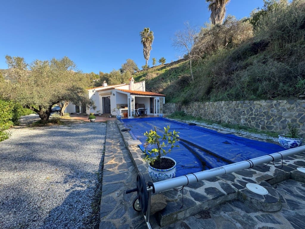 2 soveværelse Villa til salg i Competa med swimmingpool garage - € 279.000 (Ref: 9508654)