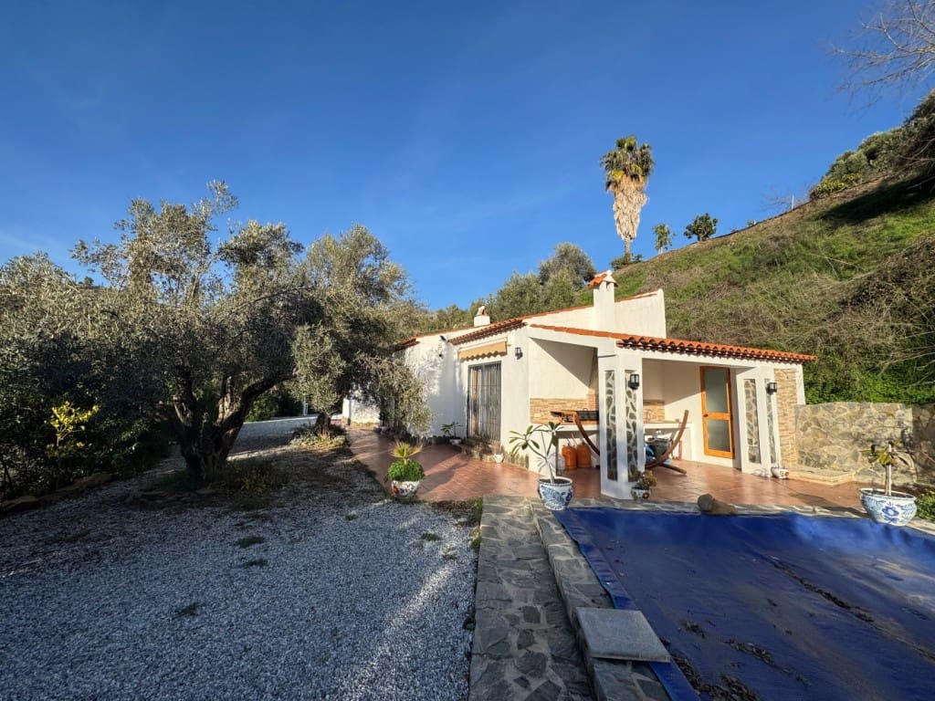 2 soveværelse Villa til salg i Competa med swimmingpool garage - € 279.000 (Ref: 9508654)