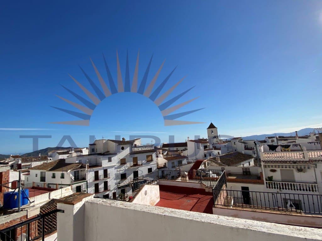 2 bedroom Townhouse for sale in Canillas de Aceituno - € 170,000 (Ref: 9508655)
