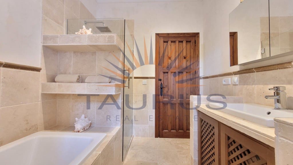 4 soveværelse Villa til salg i Competa med swimmingpool - € 465.000 (Ref: 9533463)