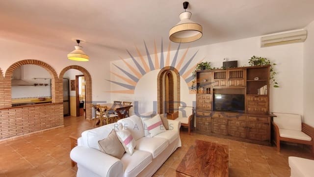 4 soveværelse Villa til salg i Cómpeta med swimmingpool - € 465.000 (Ref: 9533463)