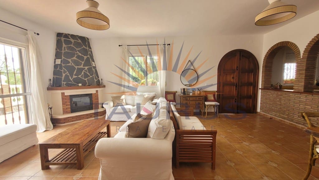 4 soveværelse Villa til salg i Competa med swimmingpool - € 465.000 (Ref: 9533463)