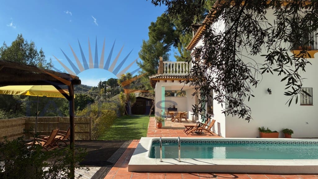 4 soveværelse Villa til salg i Competa med swimmingpool - € 465.000 (Ref: 9533463)