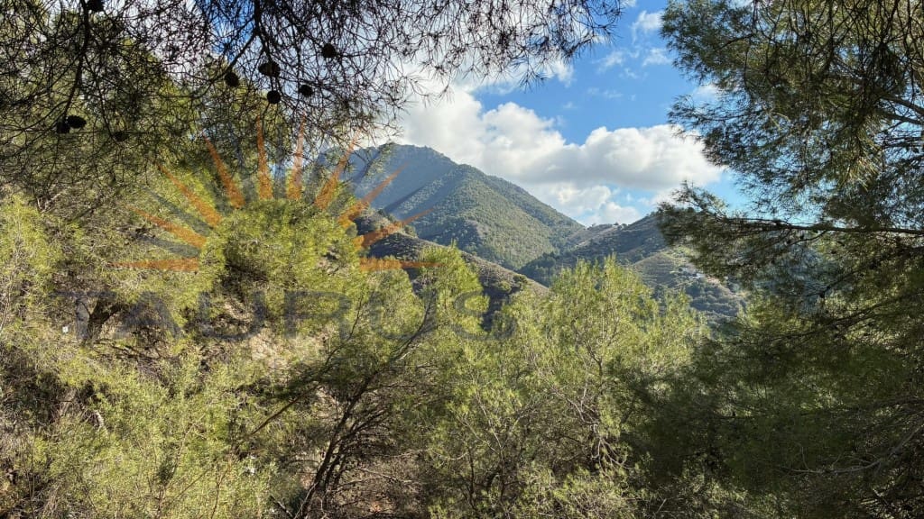 4 soveværelse Villa til salg i Competa med swimmingpool - € 465.000 (Ref: 9533463)