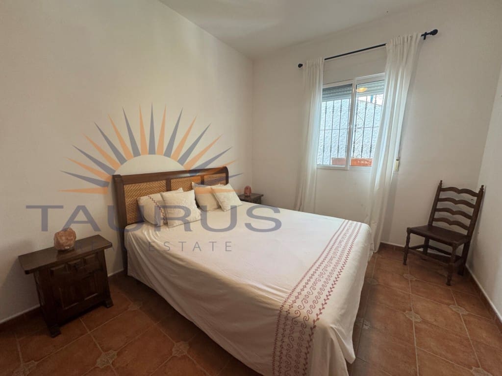 4 bedroom Villa for sale in Competa with pool - € 435,000 (Ref: 9533463)