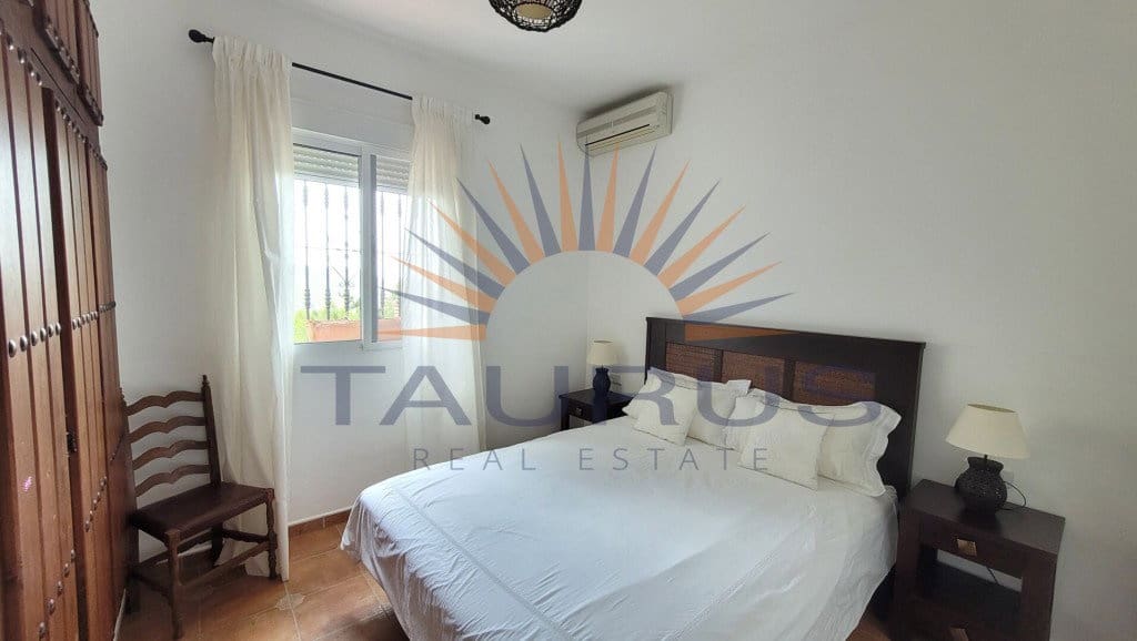 4 bedroom Villa for sale in Competa with pool garage - € 435,000 (Ref: 9533463)