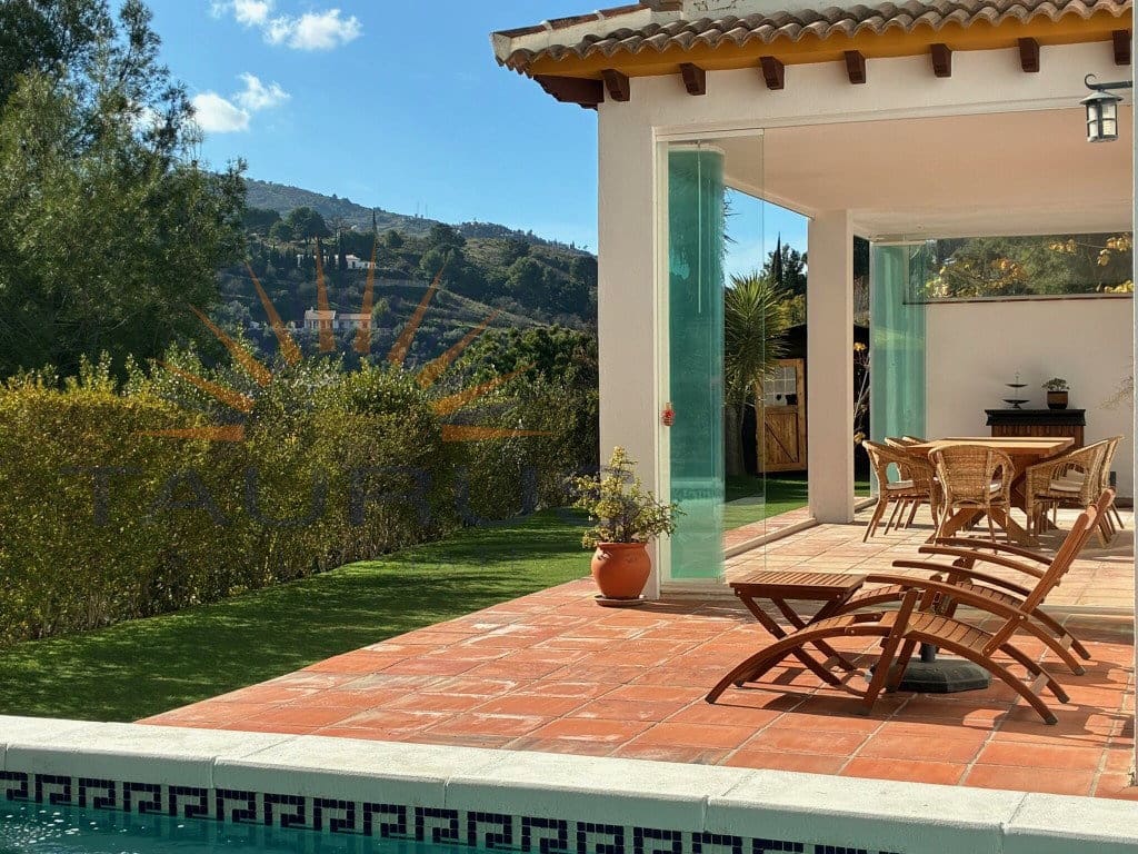 4 bedroom Villa for sale in Competa with pool garage - € 435,000 (Ref: 9533463)