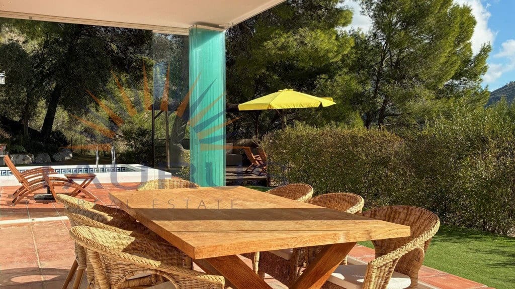 4 bedroom Villa for sale in Competa with pool garage - € 435,000 (Ref: 9533463)