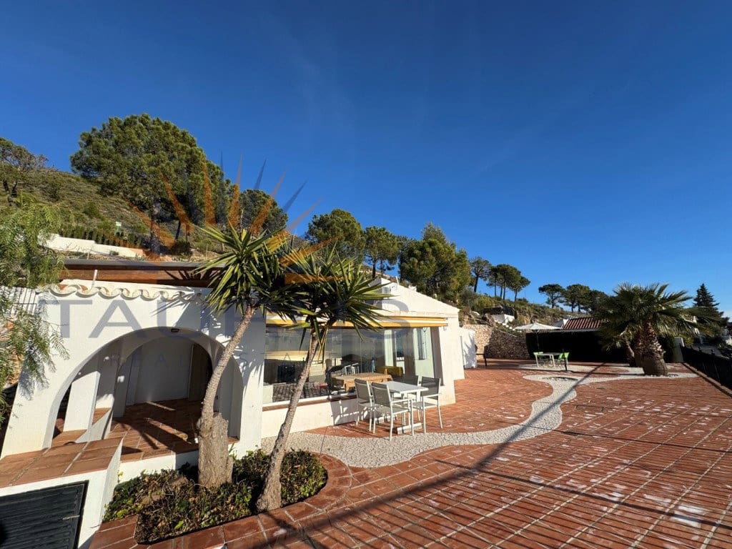3 bedroom Villa for sale in Competa with garage - € 430,000 (Ref: 9533464)