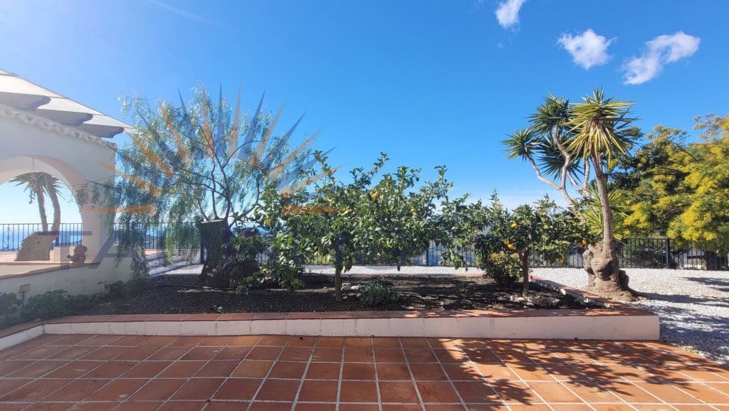 3 bedroom Villa for sale in Competa with garage - € 430,000 (Ref: 9533464)