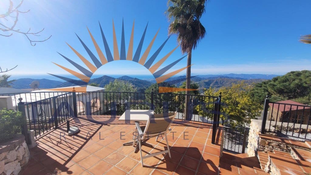 3 bedroom Villa for sale in Competa with garage - € 430,000 (Ref: 9533464)