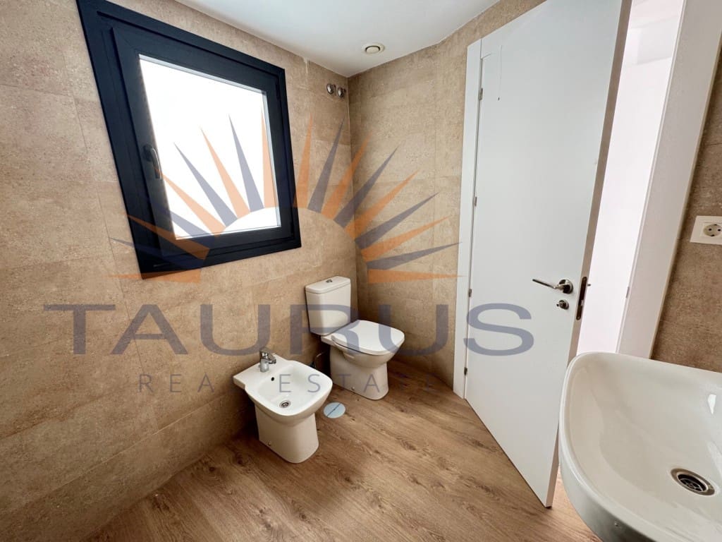 2 sypialnia Dom na sprzedaż w Torrox-Costa z basenem garażem - 347 000 € (Ref: 9533465)