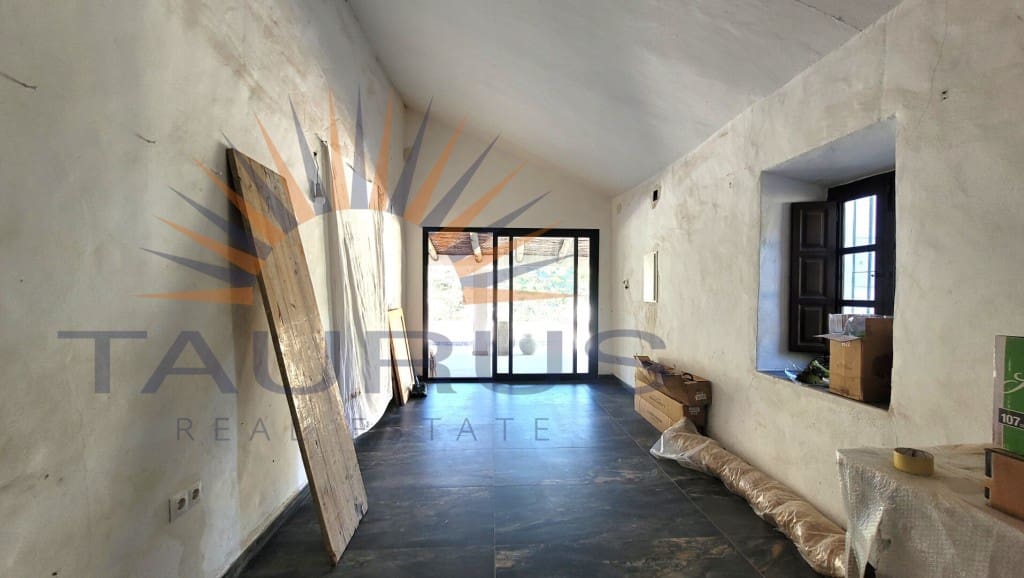 3 quarto Moradia para venda em Competa com piscina garagem - 1 000 000 € (Ref: 9551192)