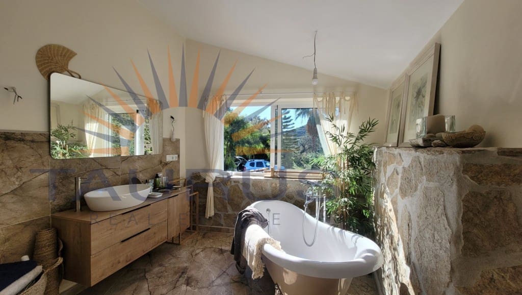 3 quarto Moradia para venda em Competa com piscina garagem - 1 000 000 € (Ref: 9551192)